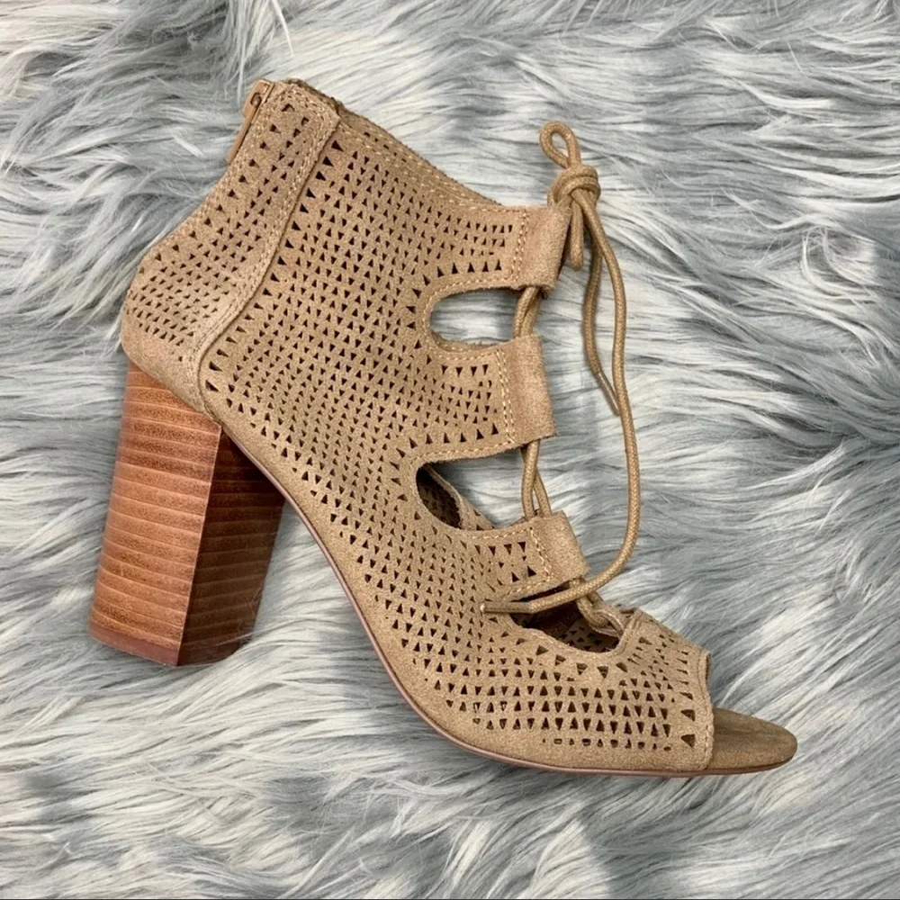 💫3/$20 Laser Cut Tie Up Sandals - Picture 3 of 8